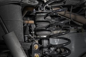 Dodge Ram 1500 Air Spring Kit - Rear - Rough Country - w/compressor | Wireless Controller | Stock Height - '09-'10